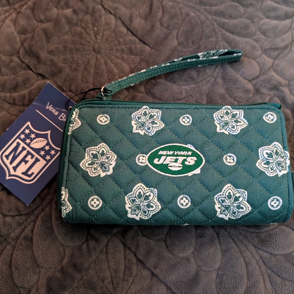 Vera Bradley NFL New York Jets Wristlet NWT SOLD OUT on VB website